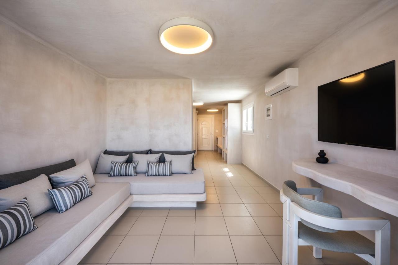 Aelia Luxury Suites Karterados  Exterior photo A room at the hotel
