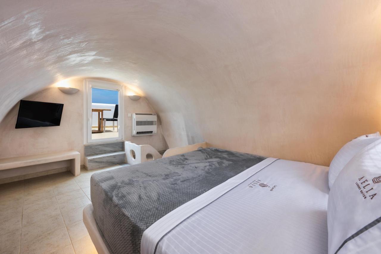 Aelia Luxury Suites Karterados  Exterior photo A cave room at the hotel