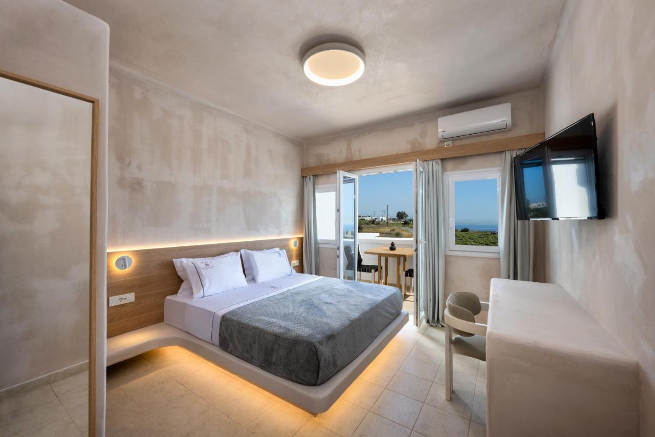 Aelia Luxury Suites Karterados  Exterior photo A room at the hotel